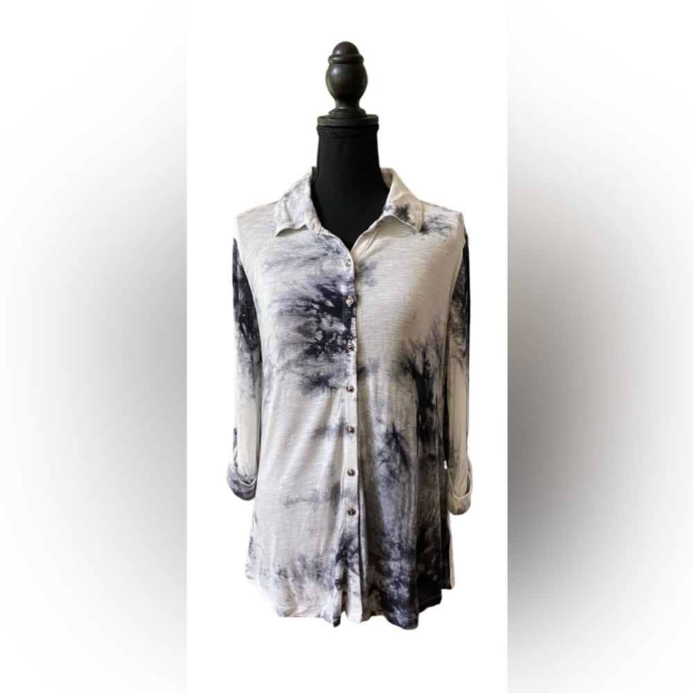 Simply Noelle: White and Gray Tie-Dye Button-Up Shirt